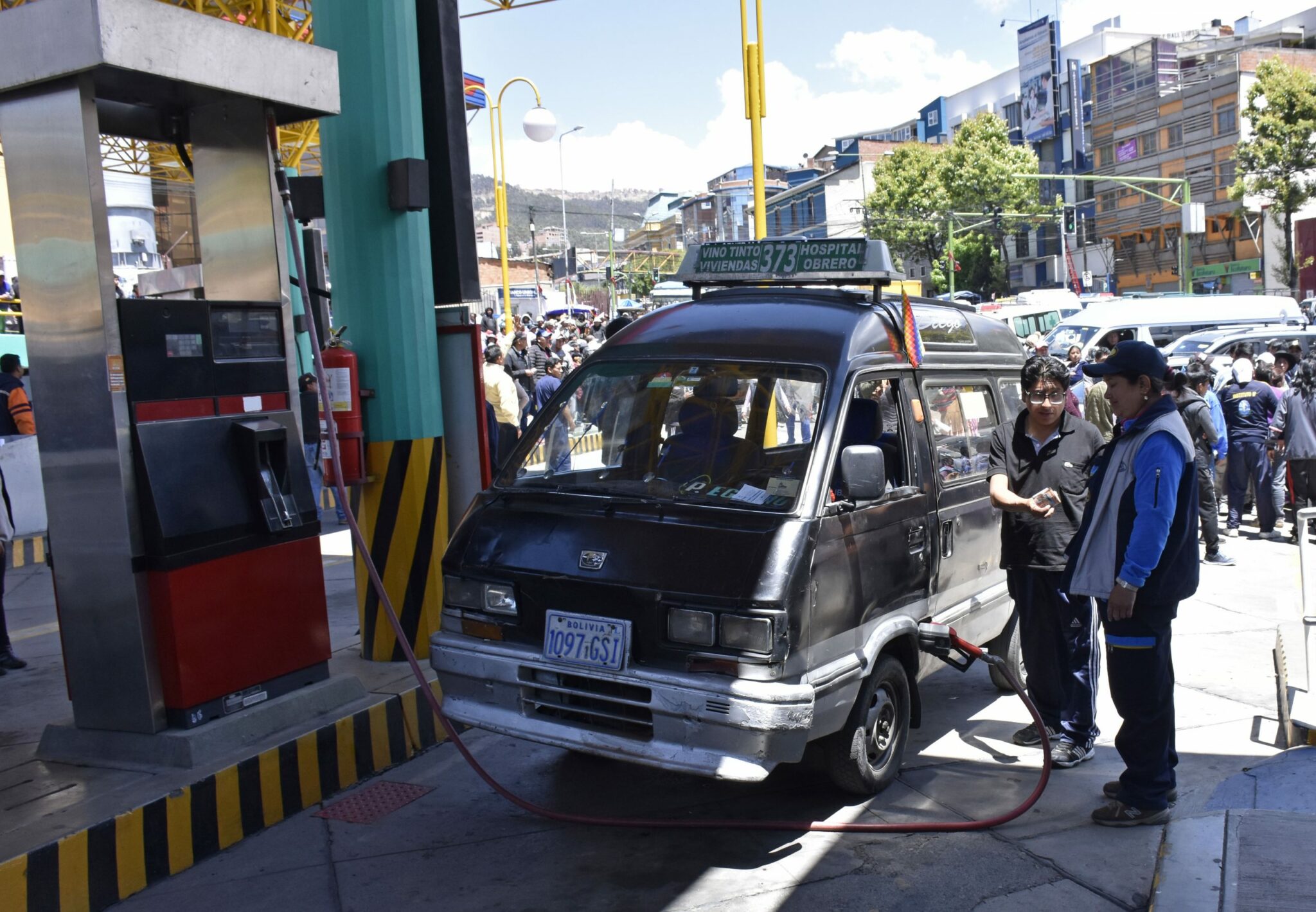 Transportistas exigen al próximo gobierno mantener la subvención a los combustibles para evitar un alza del pasaje