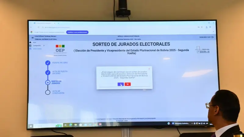 Sorteo público y aleatorio de los jurados electorales. Foto TSE