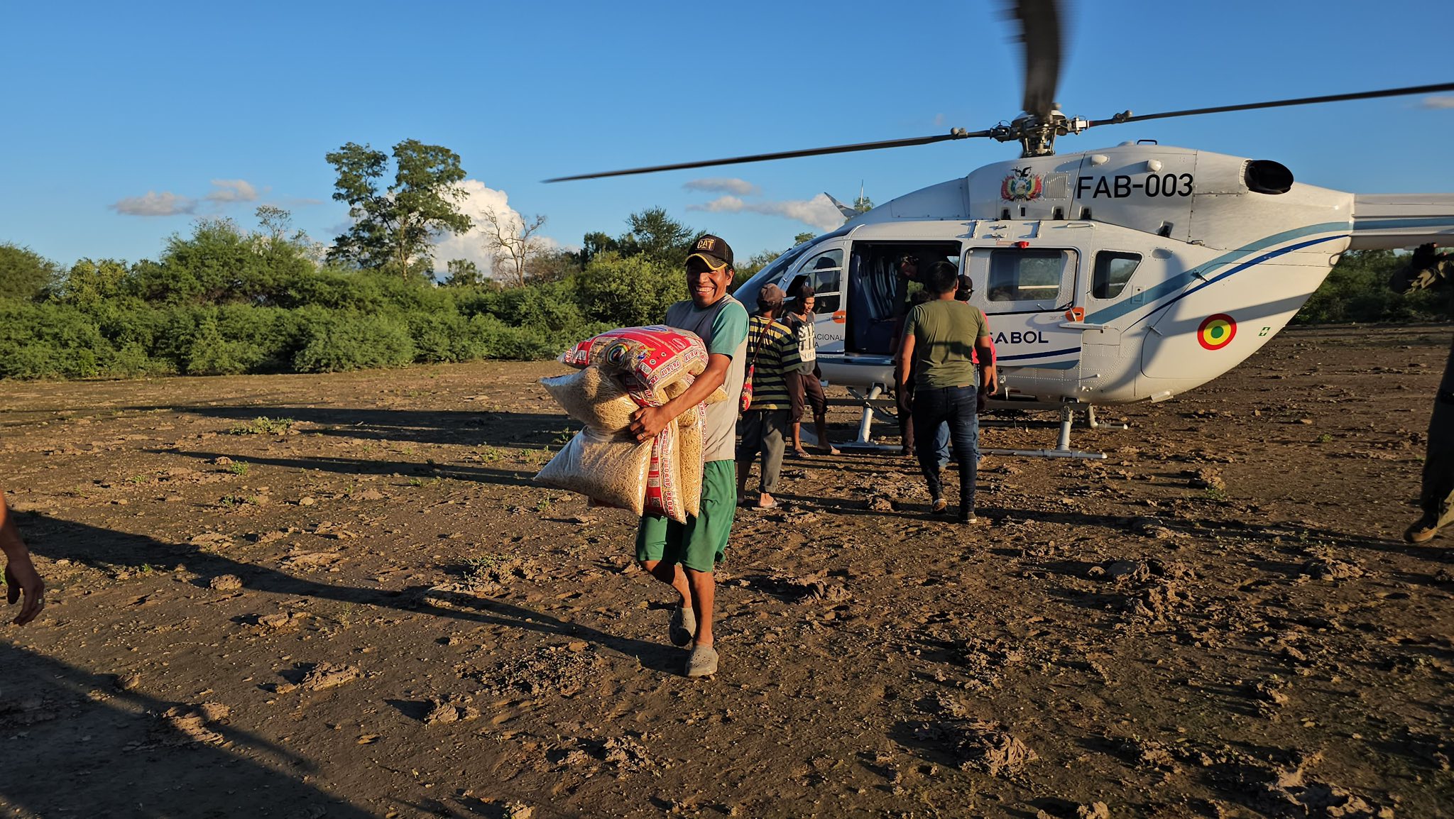 Ayuda estatal que se distribuyó través del Viceministerio de Defensa Civil. Foto Def Civil
