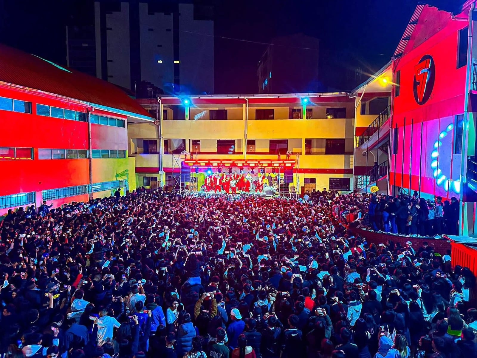 Fiscalía cita a 12 personas y abre investigación por tráfico de influencias en caso “Saracho Fest”