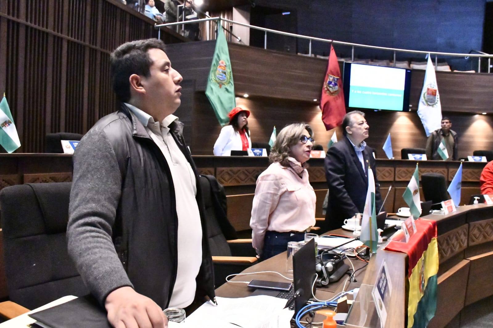 Comisión de Justicia cierra debe sobre ley de suspensión de mandato de vocales del TSE, resta en Comisión de Constitución