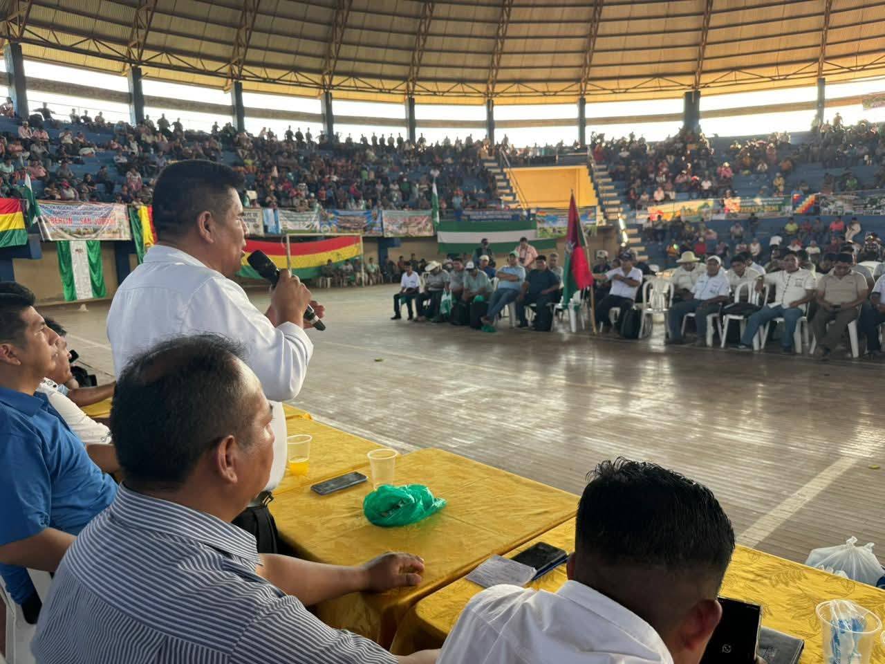 El XXV Congreso de la CSCIOB, que se reunió en el coliseo Platillo Volador de la ciudad de Trinidad. Foto CSCIOB