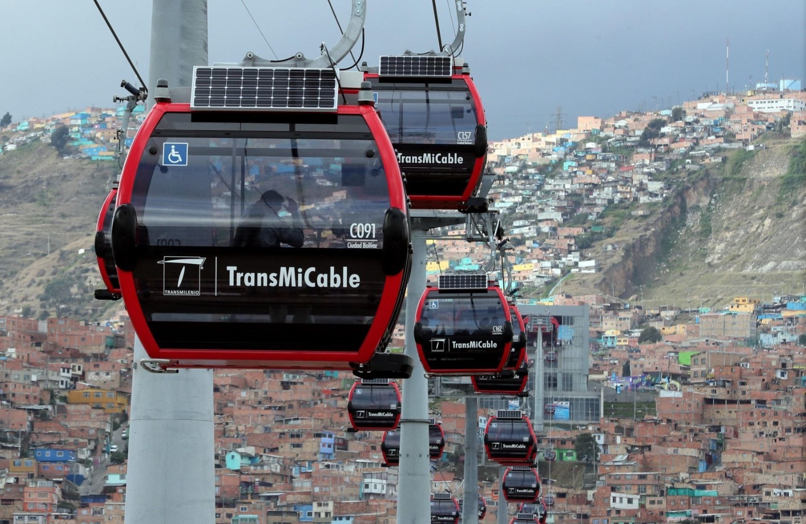 Teleférico de Bolivia postula para operar el sistema TransMiCable de Colombia