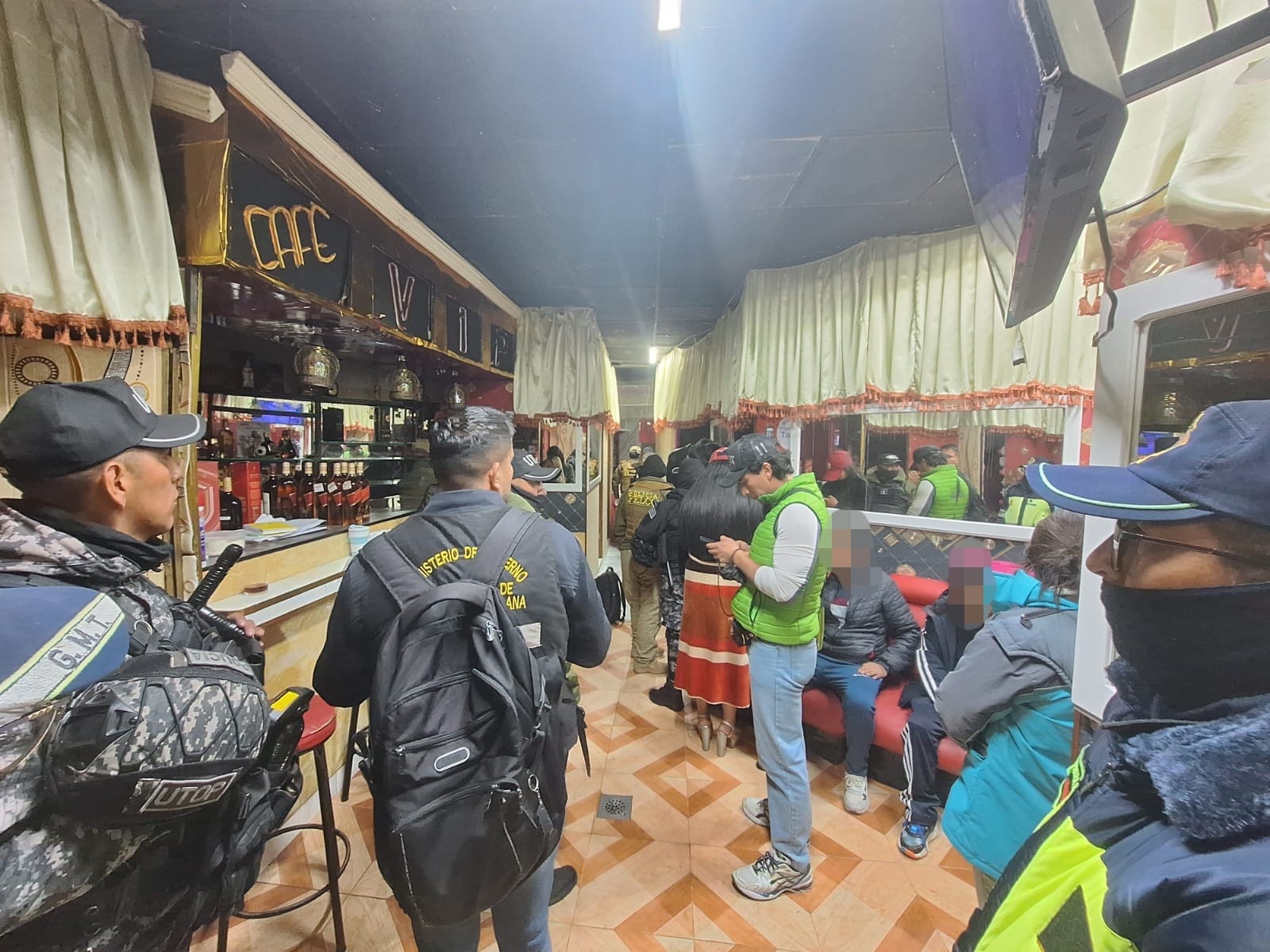 Operativo en lenocinios: Hallan sustancias controladas y diversos objetos ilícitos