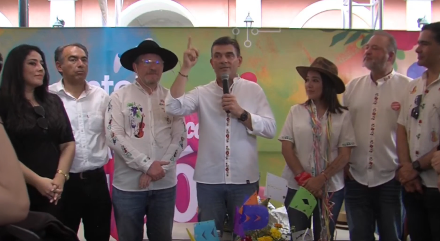 Rodrigo Paz festeja compadres en Tarija y anuncia nuevos proyectos para fortalecer el Carnaval boliviano  