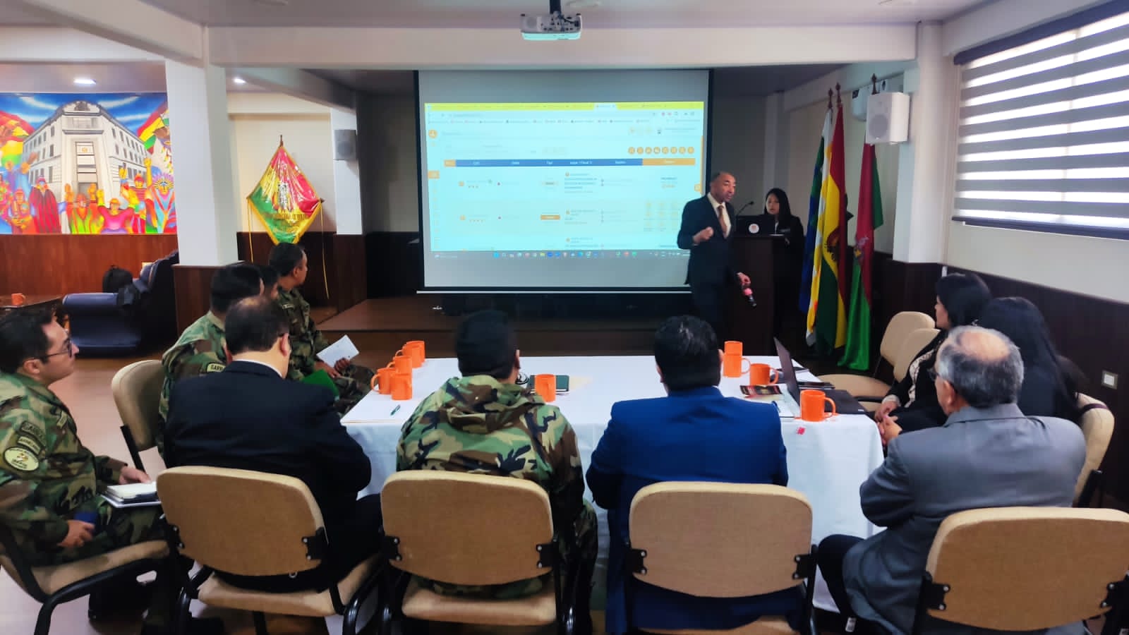 La reunión interinstitucional entre el Ministerio Público y la Dirección General de la FELCN. Foto: FGE