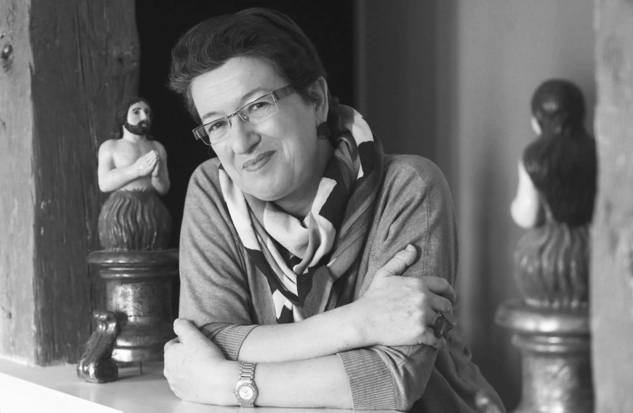 “Mi historia empieza con una madre que leía y leía y leía…”, Laura Freixas invitada en la FIL