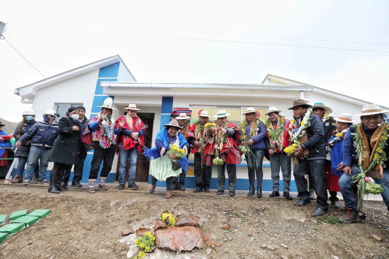 Presidente Arce entregó 249 viviendas sociales en Oruro, con una inversión de Bs 16.2 millones (actualiza datos)