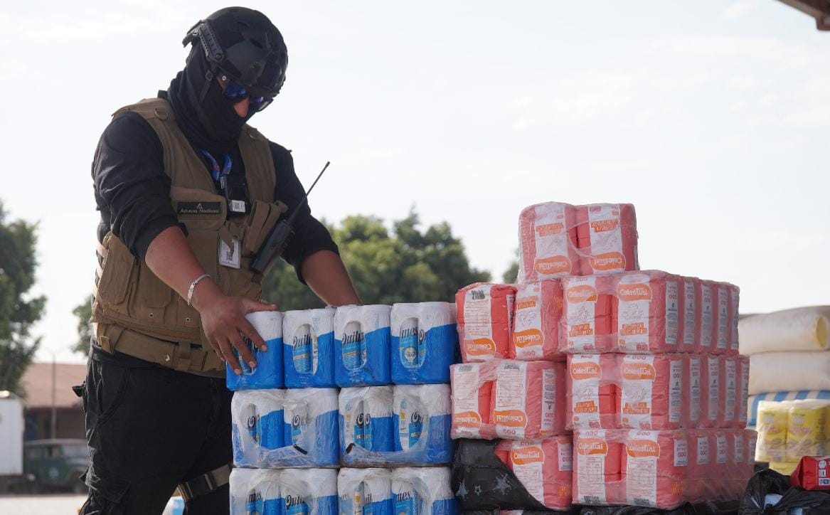 Aduana decomisó mercancía ilegal por más de Bs 737 millones en 2022