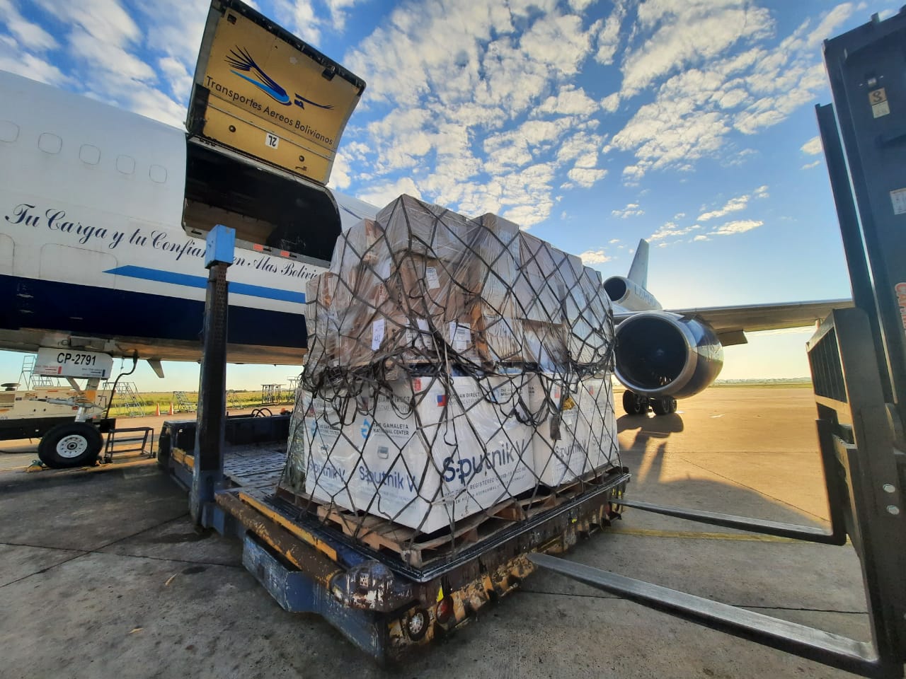 La estatal TAB llegó con 40 toneladas de carga desde EEUU