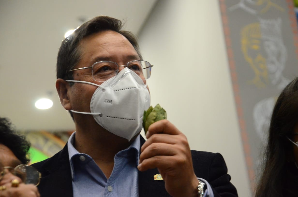 Bolivia revaloriza el masticado de la coca como tradición y cultura que tiene reconocimiento internacional