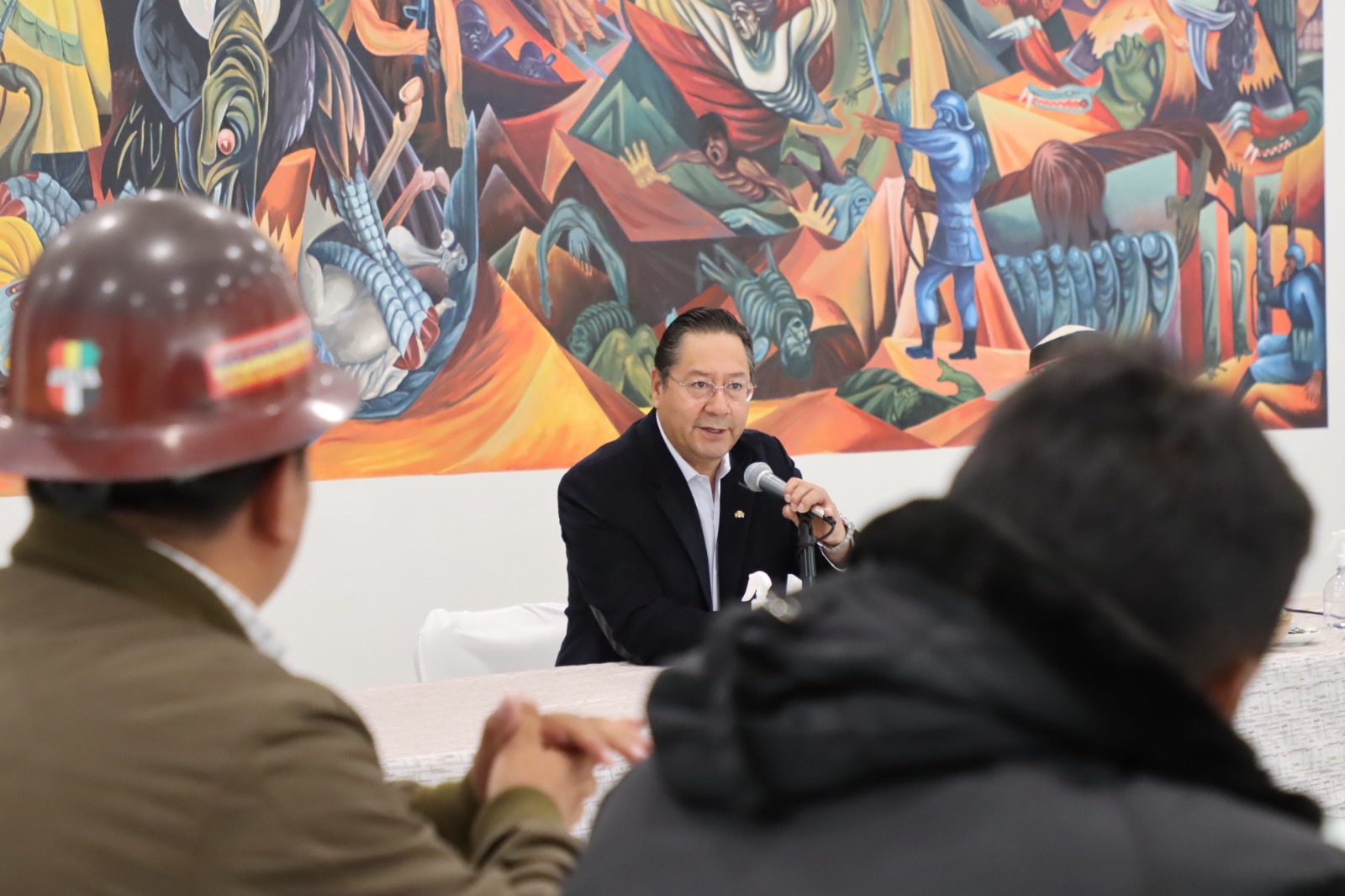 El Presidente y maestros rurales se reunieron para abordar la consolidación de una educación con calidad