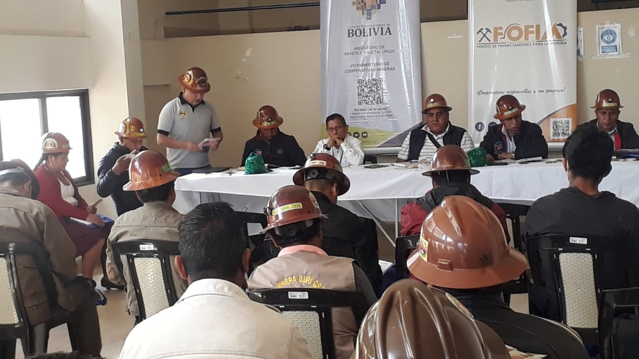 Socializan con sector minero nuevo reglamento operativo para préstamos 