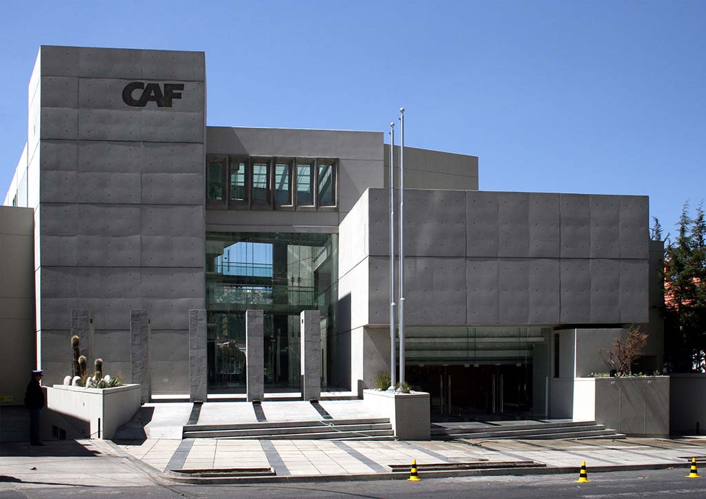 Diputados aprueban crédito de $US 400 millones para proyectos de alcaldías y gobernaciones