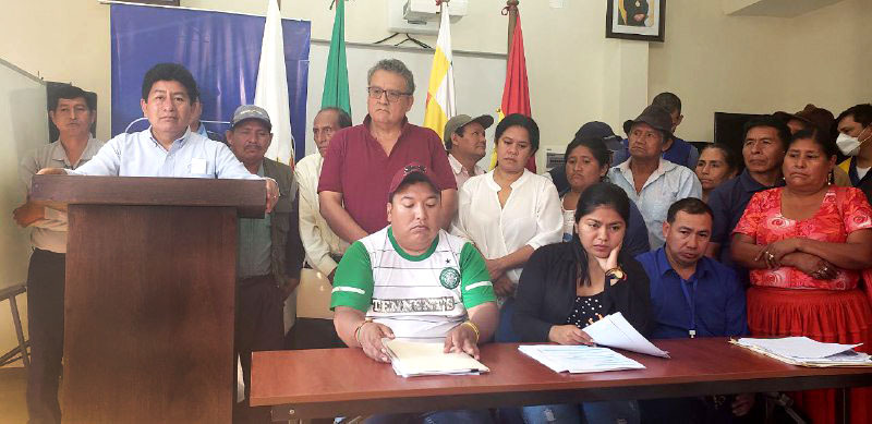 Ministro acusa a Camacho de frenar la construcción de la carretera Buena Vista - Las Cruces y de provocar daño económico