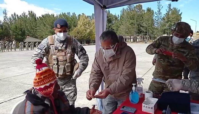 Armada apoyó en el pago de la Renta Dignidad a 14.340 adultos mayores de áreas alejadas