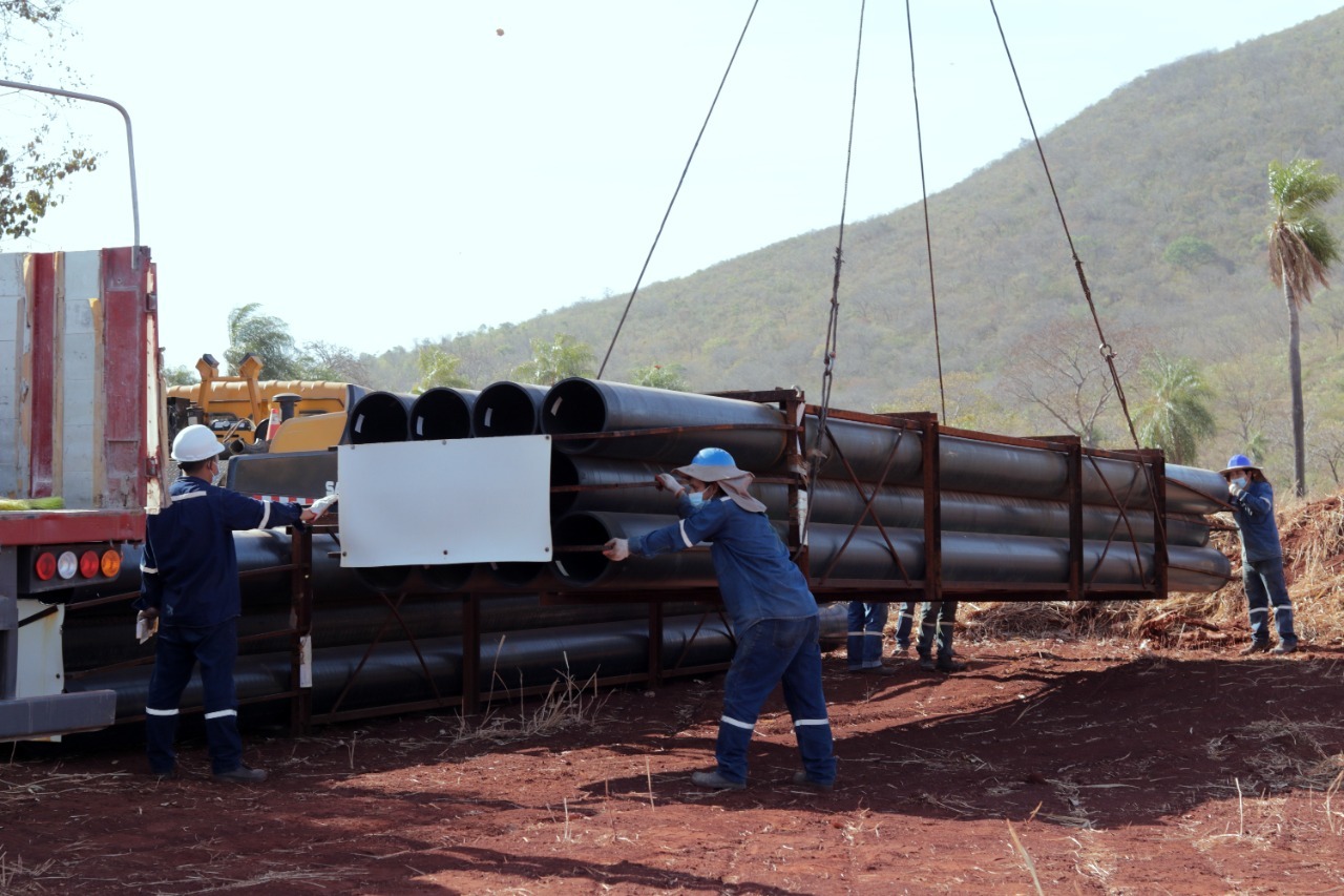 Llegan tuberías para construir el acueducto de la Planta Siderúrgica del Mutún