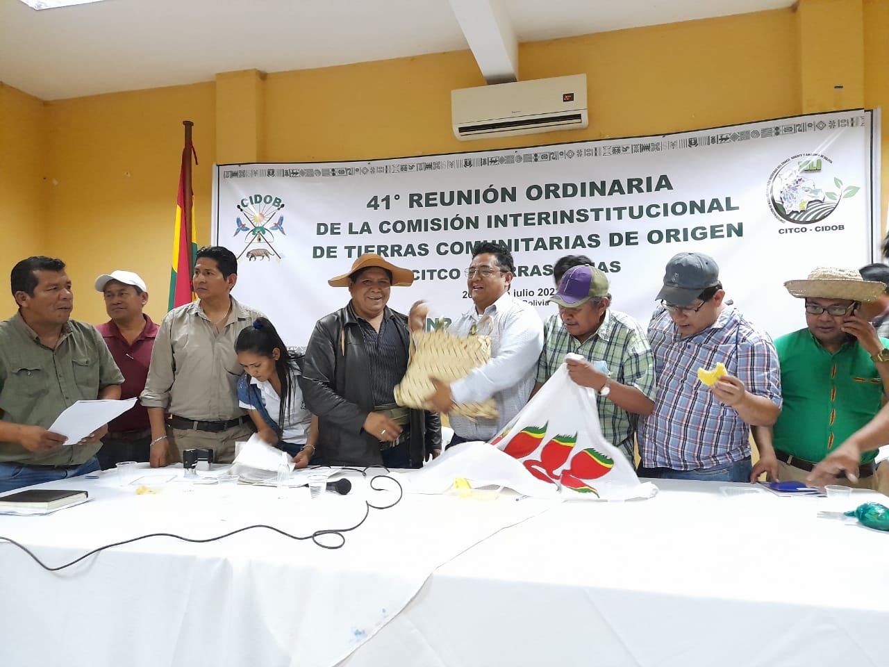 Gobierno y CIDOB acuerdan concluir el saneamiento de tierras en Santa Cruz