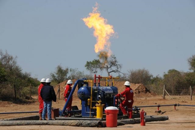 YPFB perfila incrementar reservas de gas en 791,6 BCF con cinco contratos petroleros
