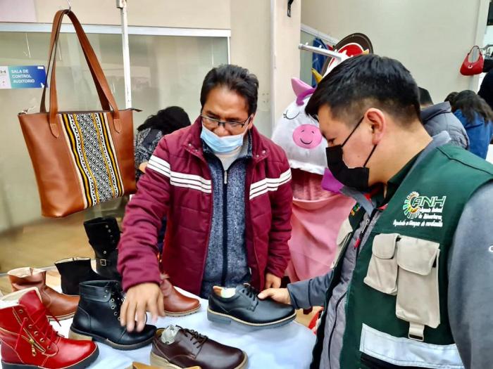 En una sola jornada ANH compra más de Bs 70.000 en productos “Hecho en Bolivia”