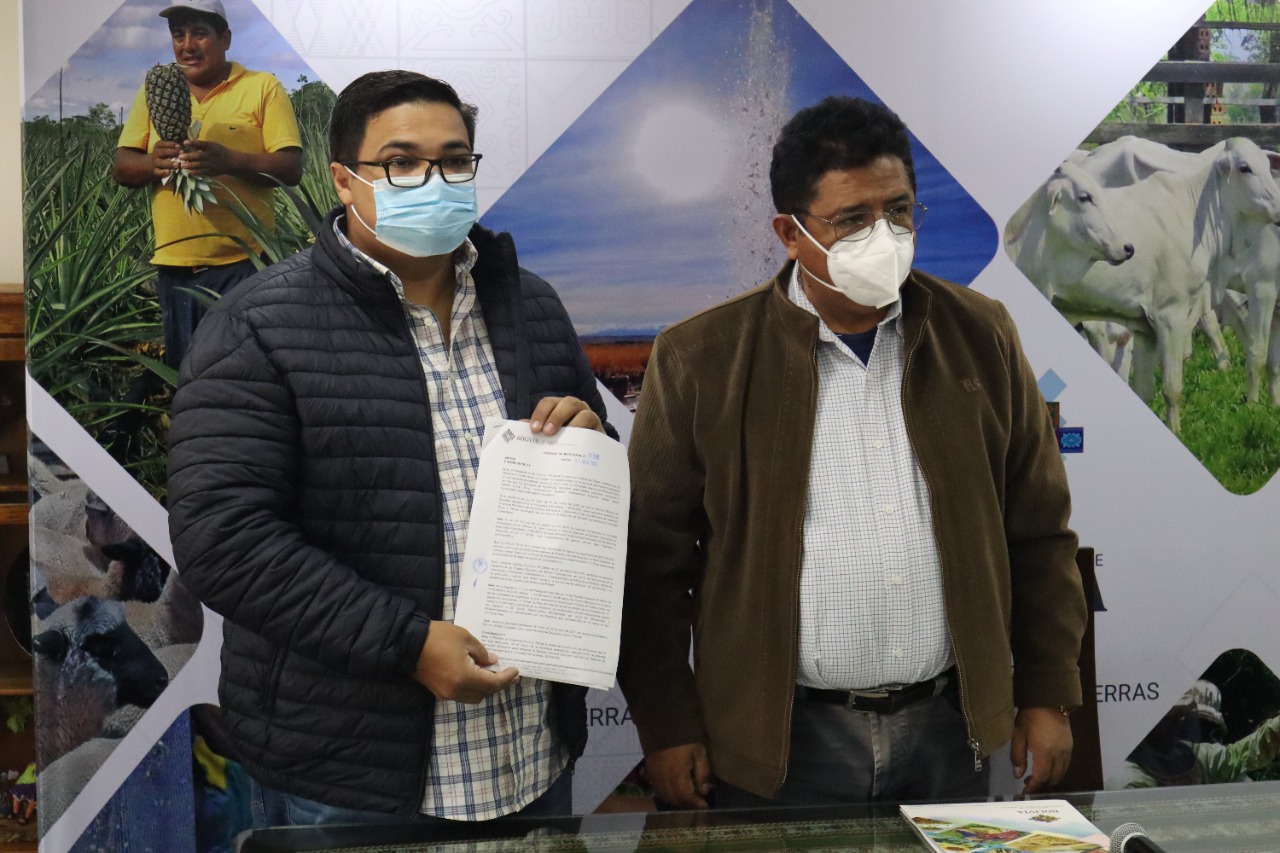 Posesionan a Javier Suárez Hurtado como nuevo Director General del Senasag