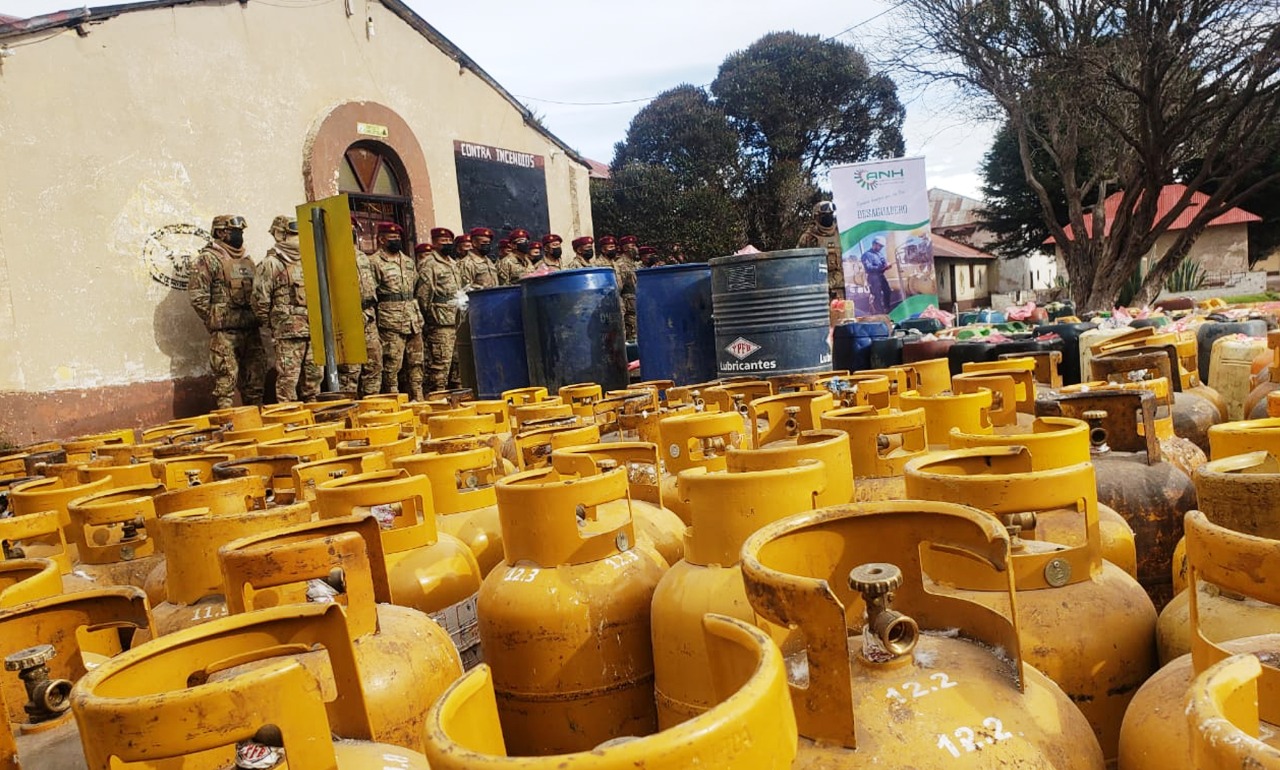 ANH recupera 13.000 litros de combustible y 132 garrafas en Guaqui