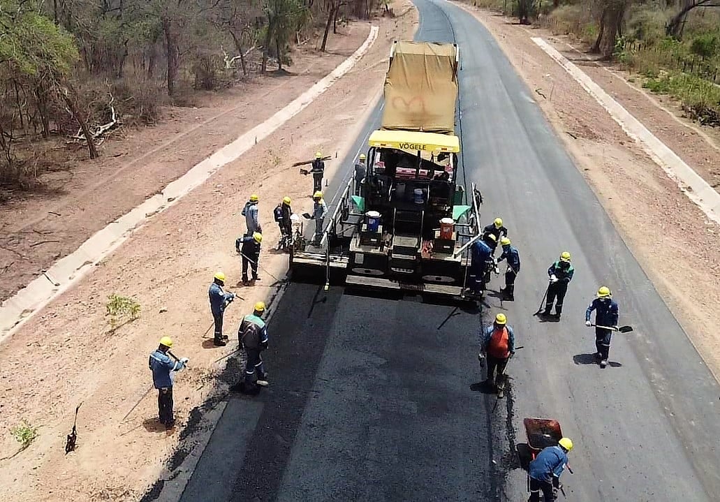 Gobierno financia más de Bs 377 millones para evitar la paralización de obras en Santa Cruz