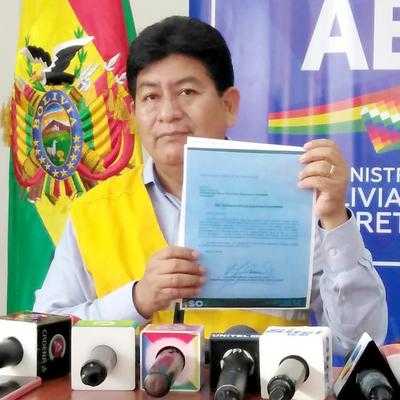 Montaño a Camacho: lea la Constitución y respete el voto de los cruceños