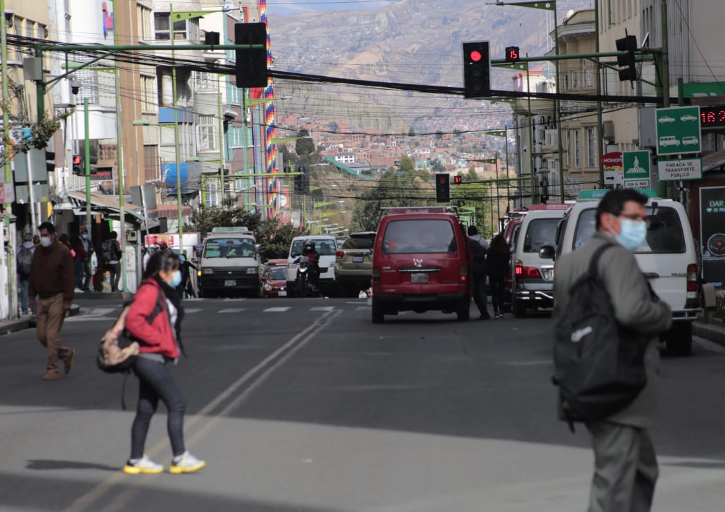 Analista: La economía boliviana tiene buenos resultados con nuevas medidas y políticas
