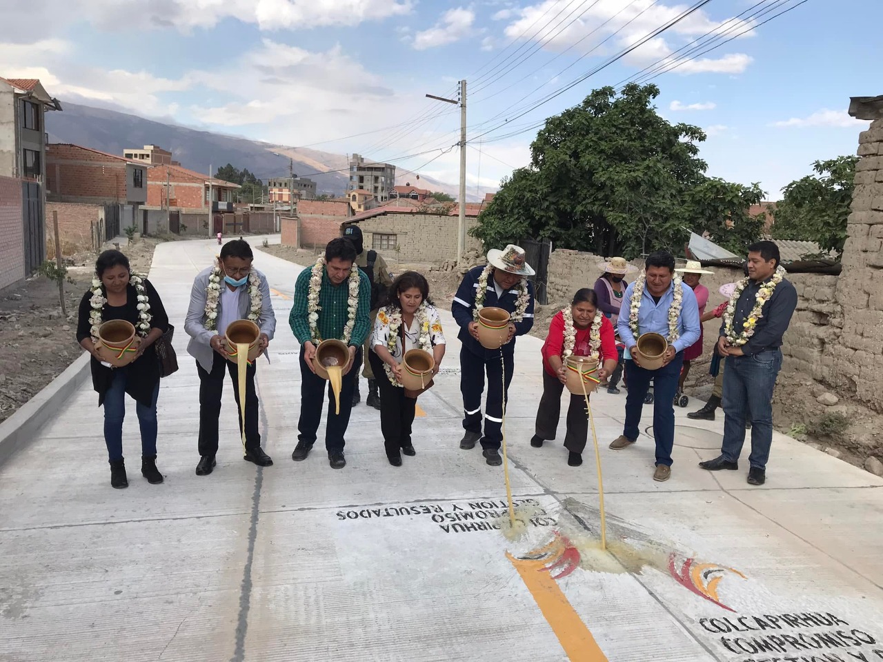 FNDR financia Bs 6,7 millones para el pavimentado de calles en Colcapirhua