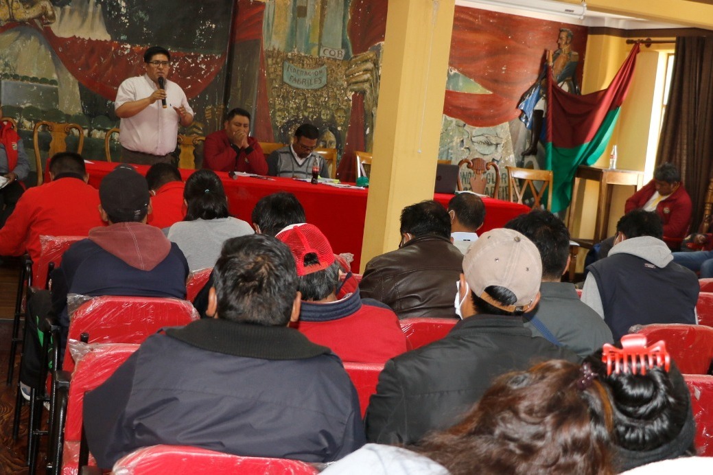 Gestora socializa con trabajadores en salud y fabriles la administración de los aportes para la jubilación