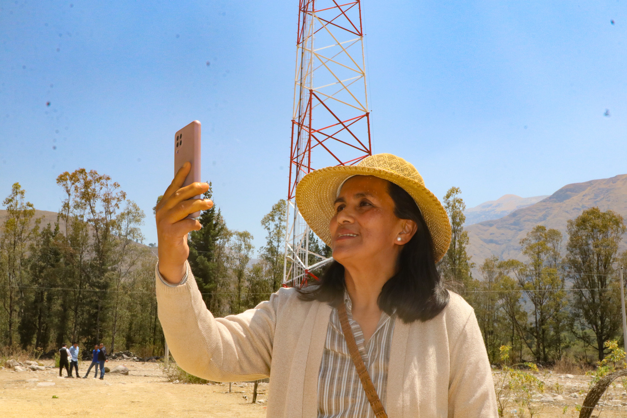 Entel instala nueva estación Radio Base en la localidad tarijeña Rincón de la Victoria
