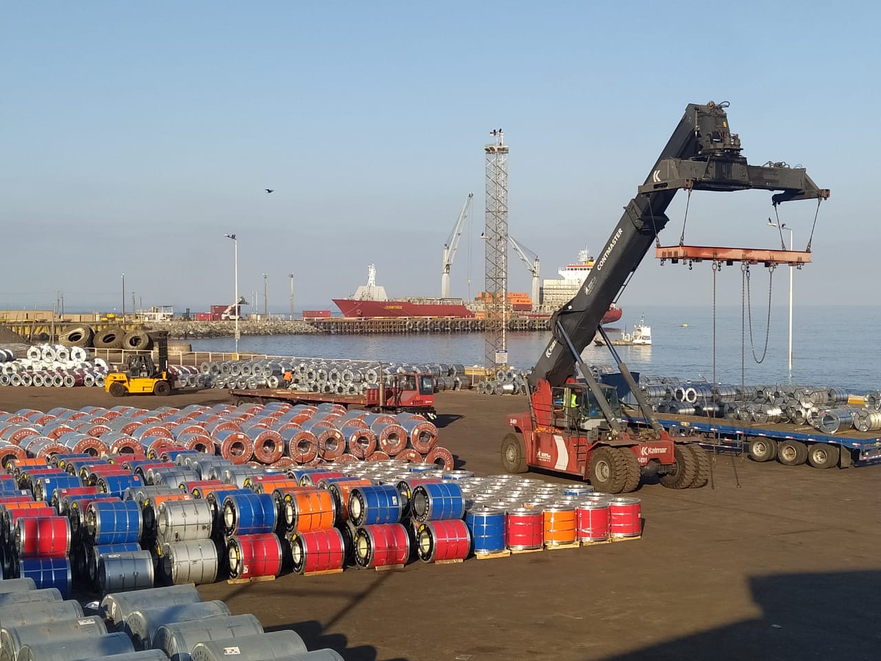 Perú reduce hasta en 35% las tarifas portuarias en Ilo para los empresarios bolivianos 