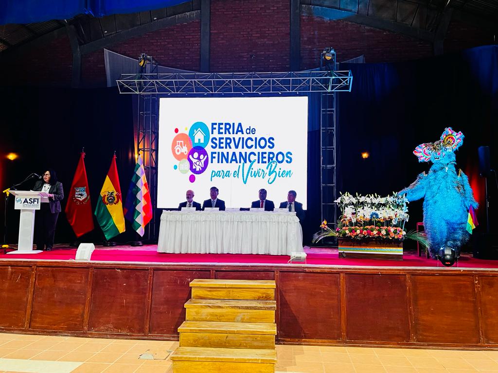 Oruro: 34 entidades ofertan sus propuestas en la Feria de Servicios Financieros para el Vivir Bien