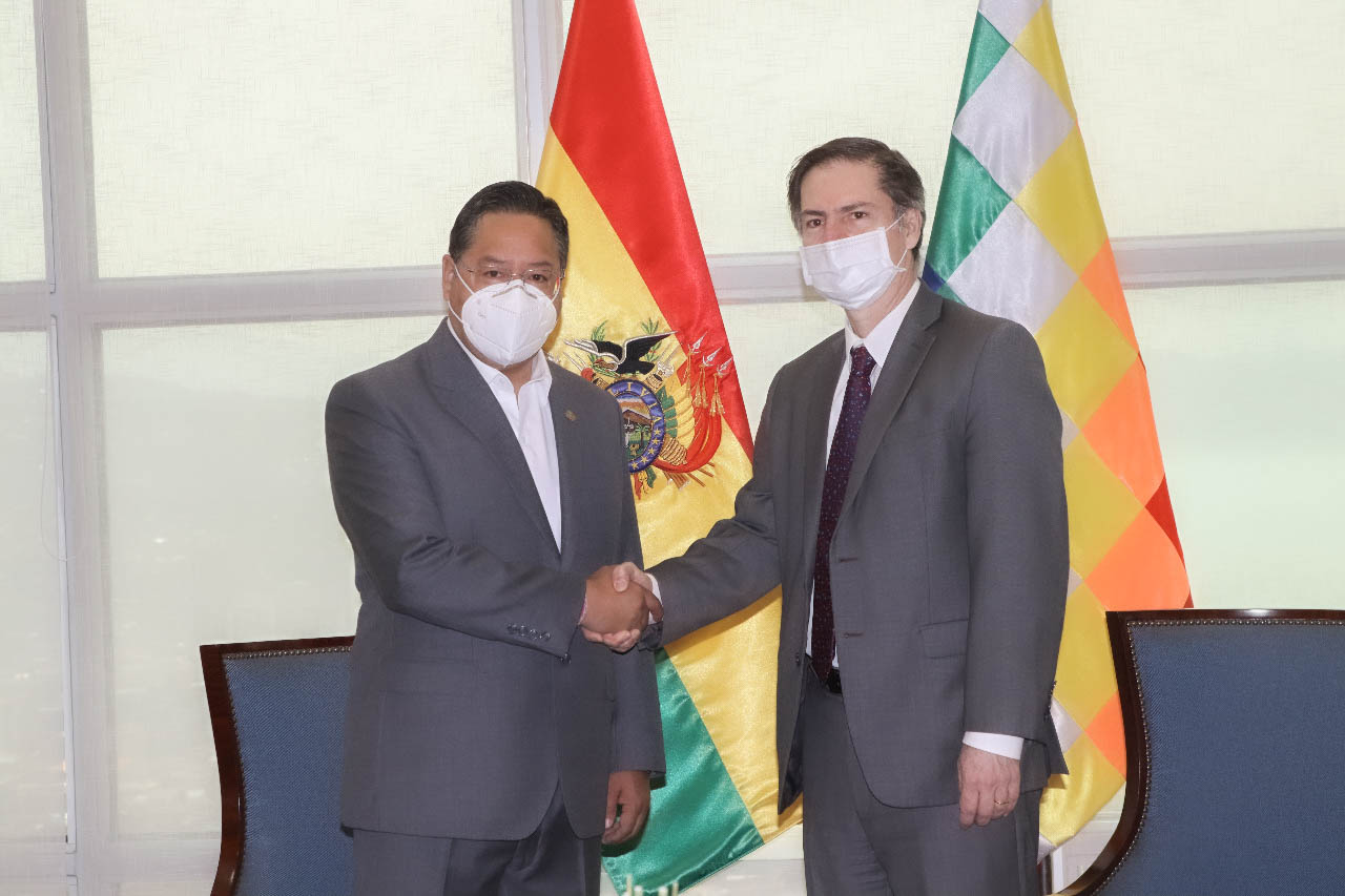 Arce y el vicepresidente del Banco Mundial hablan de proyectos de riego, energías renovables y producción