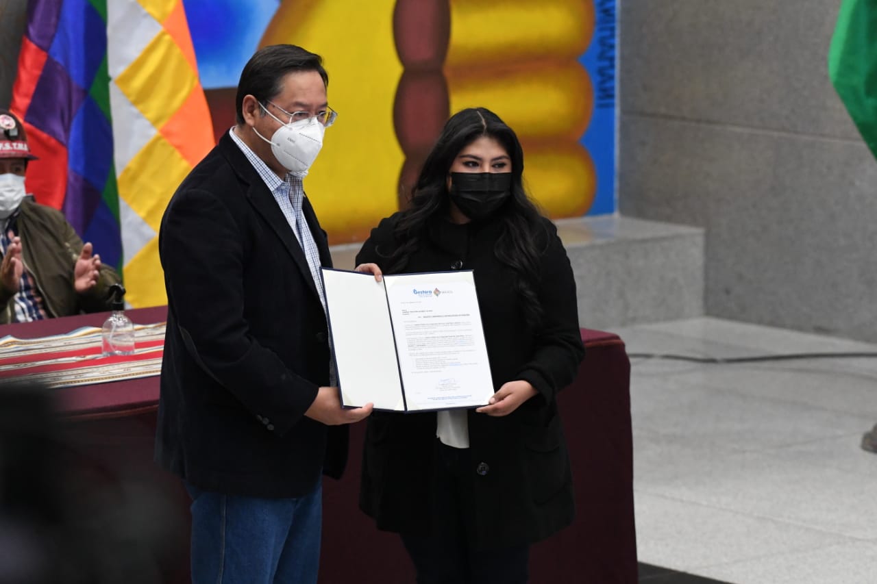 Presidente da inicio a trabajo de la Gestora y el boliviano que desee ingresar al sistema de pensiones ya no irá a las AFPs (amplia)