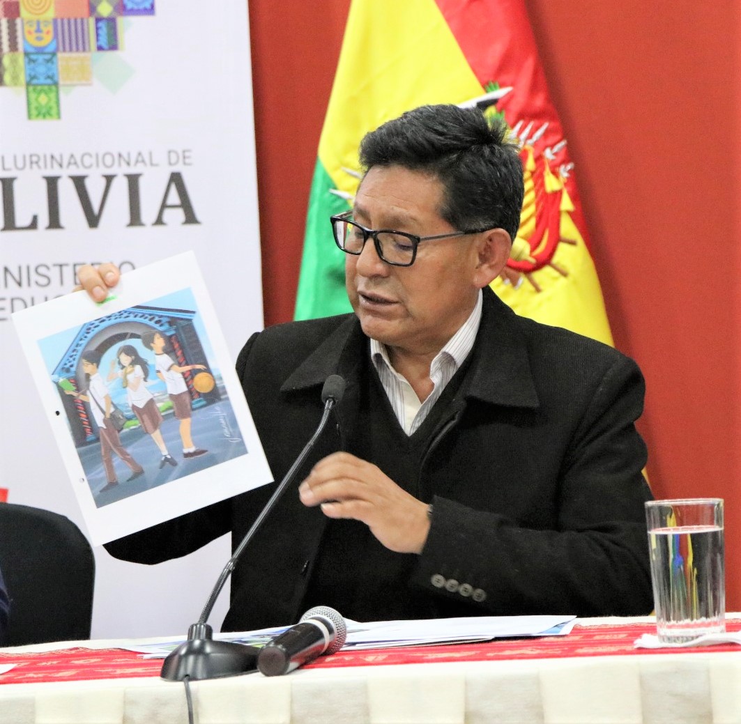 Ministerio de Educación sanciona a los responsables de gráficos cuestionados en portadas de algunos textos de educación secundaria