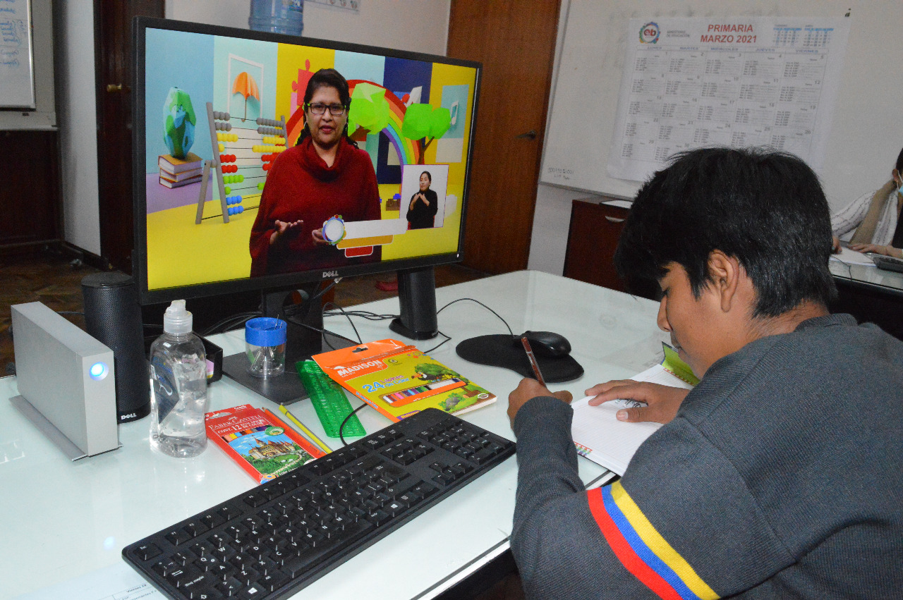 Tras el acallamiento, hoy los medios de comunicación están al servicio del pueblo