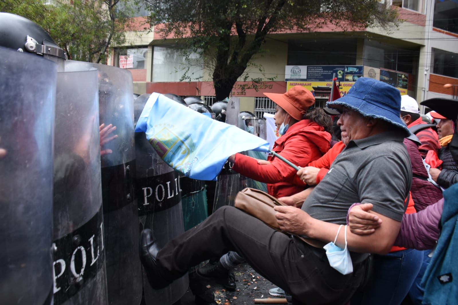 Ministro Pary lamenta amenaza de paro del magisterio y asegura que a la dirigencia no le interesa el derecho a la educación