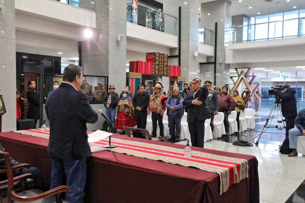 Presidente posesiona a Rubén Alejandro Méndez Estrada como ministro de Medio Ambiente y Agua (con información ampliada)