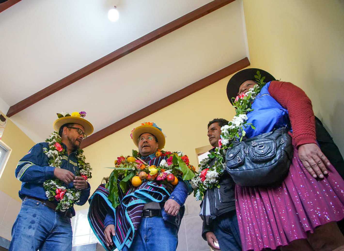 Presidente entrega proyecto de electrificación rural en beneficio de 17 comunidades de Villa Azurduy