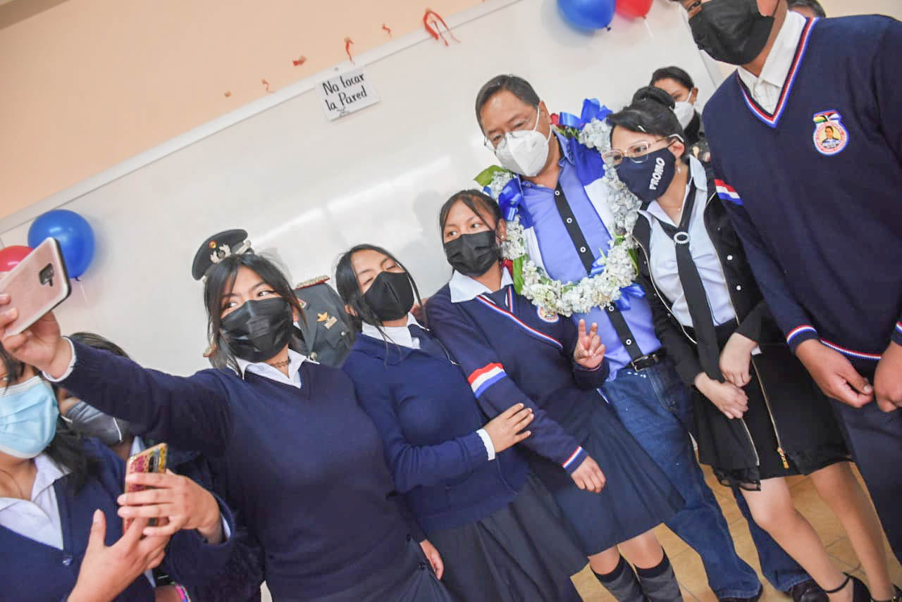 Alegría de la gente en la entrega de obras, es el motor para seguir trabajando, asegura el Presidente