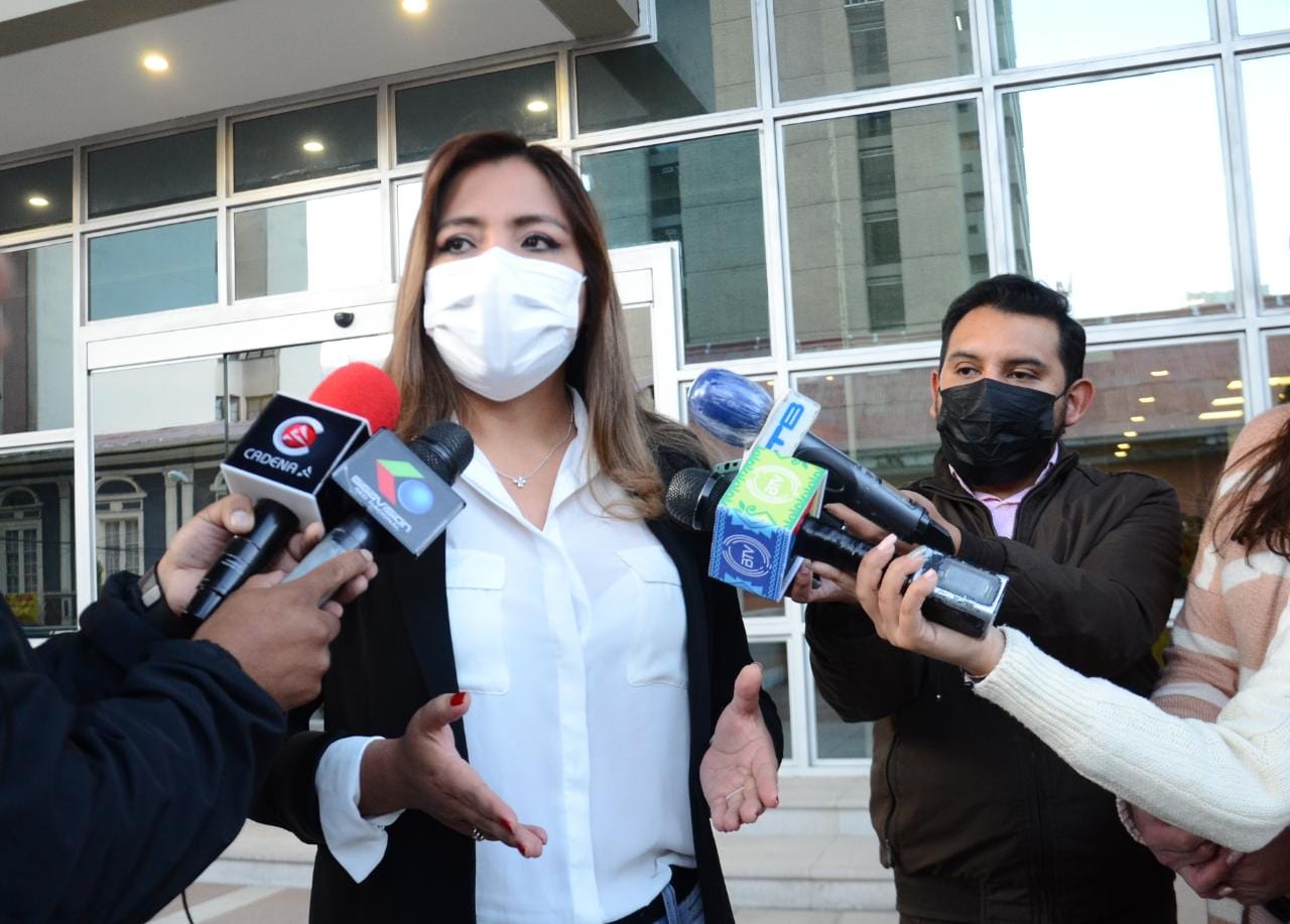 Alcón llama a la población a vacunarse y no bajar la guardia frente a nuevas variantes del COVID-19