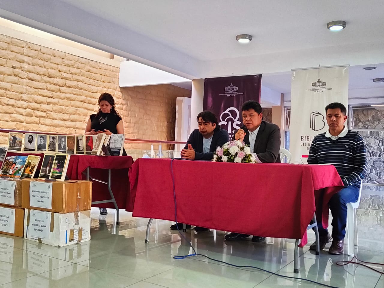 Bibliotecas Municipales de Tarija cuentan con nuevas obras nacionales para sus lectores