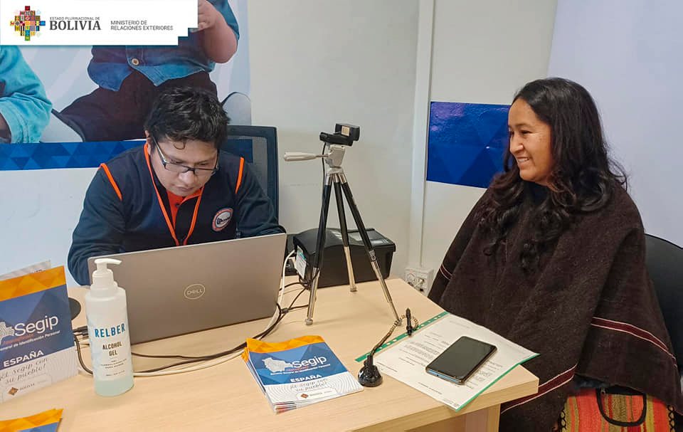Consulados de Bolivia en España y Chile amplían instalaciones y habilitan más servicios para los connacionales