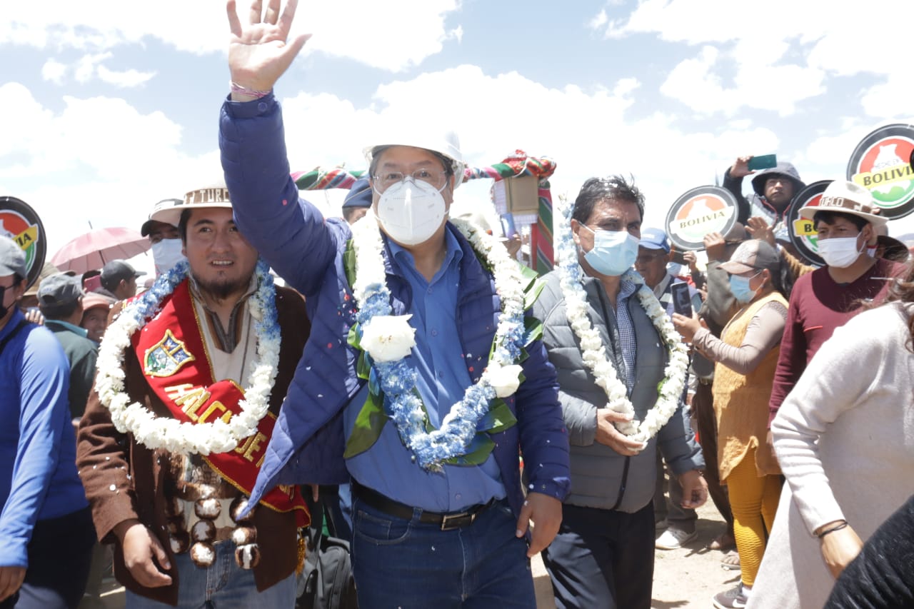 Presidente augura una economía boliviana líder, con crecimiento y estabilidad