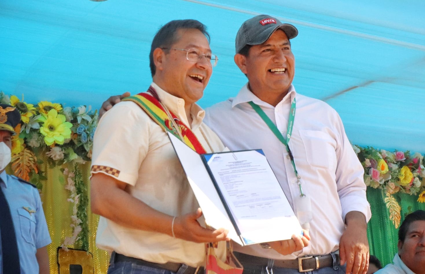 Presidente Arce entrega prima del Seguro Agrario a 561 productores de Cuatro Cañadas