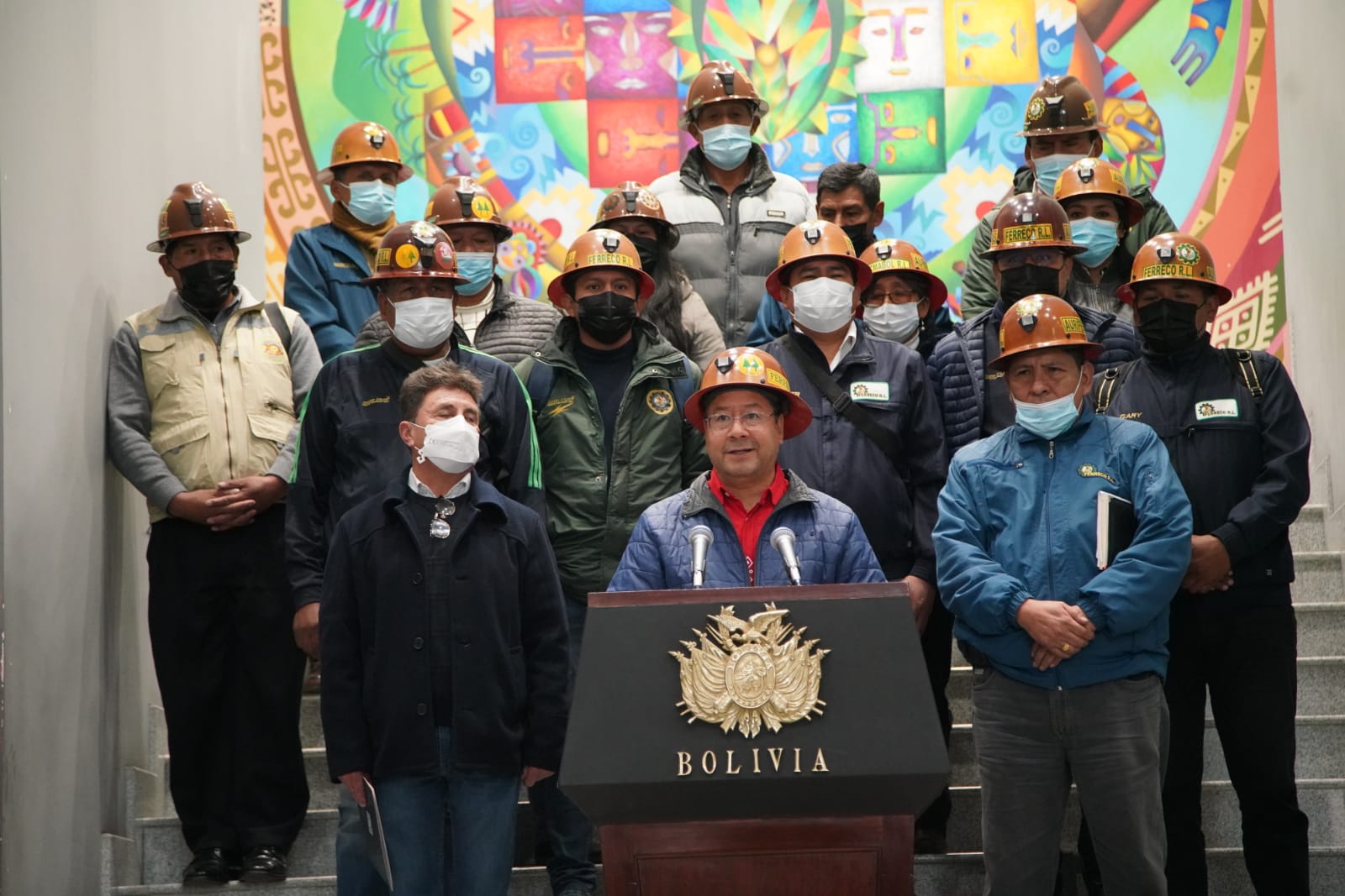 Gobierno ratifica que el oro se quedará en Bolivia y acuerda con cooperativas combatir la extracción ilegal