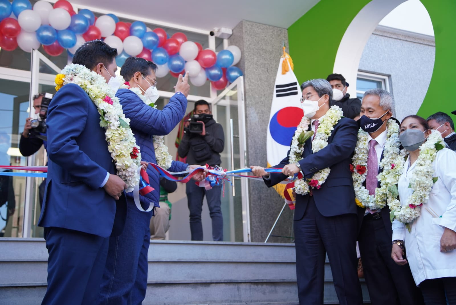 Gobierno potencia el Hospital Modelo Corea de El Alto con un nuevo bloque de servicios de salud (amplia)