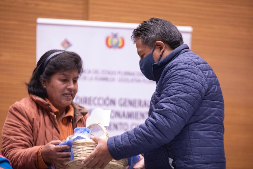 Choquehuanca: Las mamás nos enseñan a caminar con orden ante la sociedad